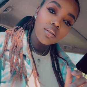 Meet your Posher, Brittney